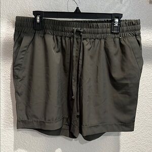 Mondetta Green Athletic Shorts Relaxed Fit